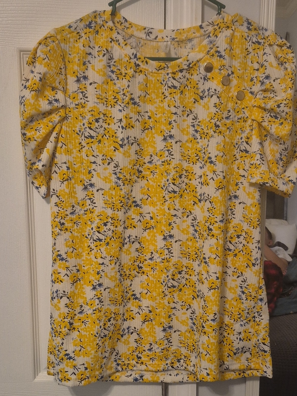 Women's Yellow Floral Short-Sleeve Ribbed Tee with Shoulder Buttons